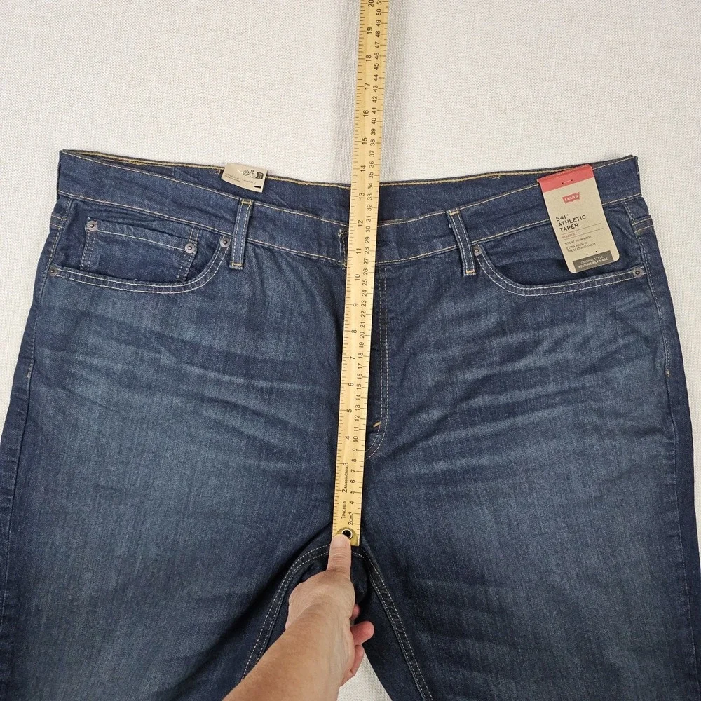 Levi's 541 Athletic Fit Denim Jeans Mens 44 x 30 Blue Medium Wash  NWT